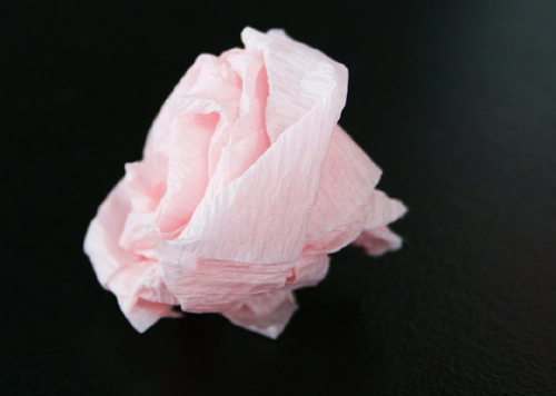 crepe-paper-flower-ball-diy-tutorial-13